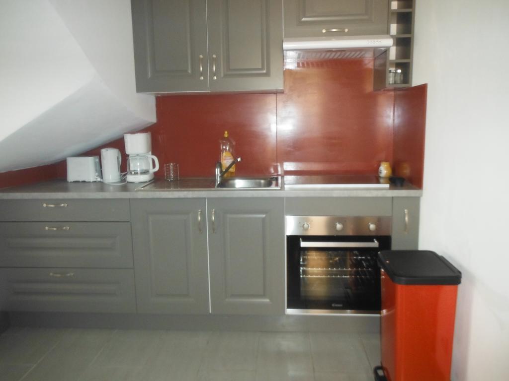 Appartement Le Romarin Mallemort Exterior foto